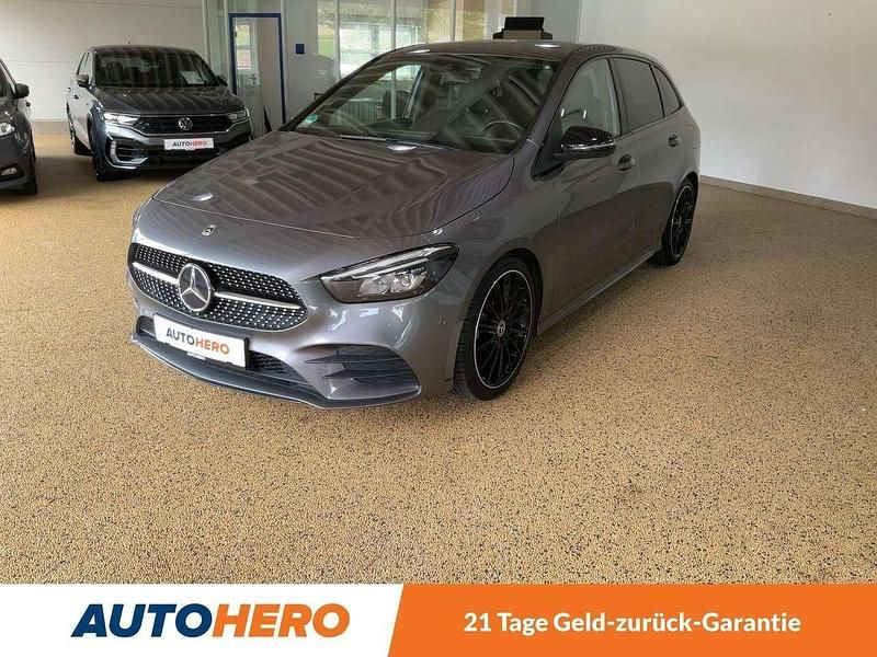 Mountaingrau Gebraucht 2020 Mercedes B180 AMG line Van / Kleinbus | 24.510 € (Fairer Preis) - Bild 1/3