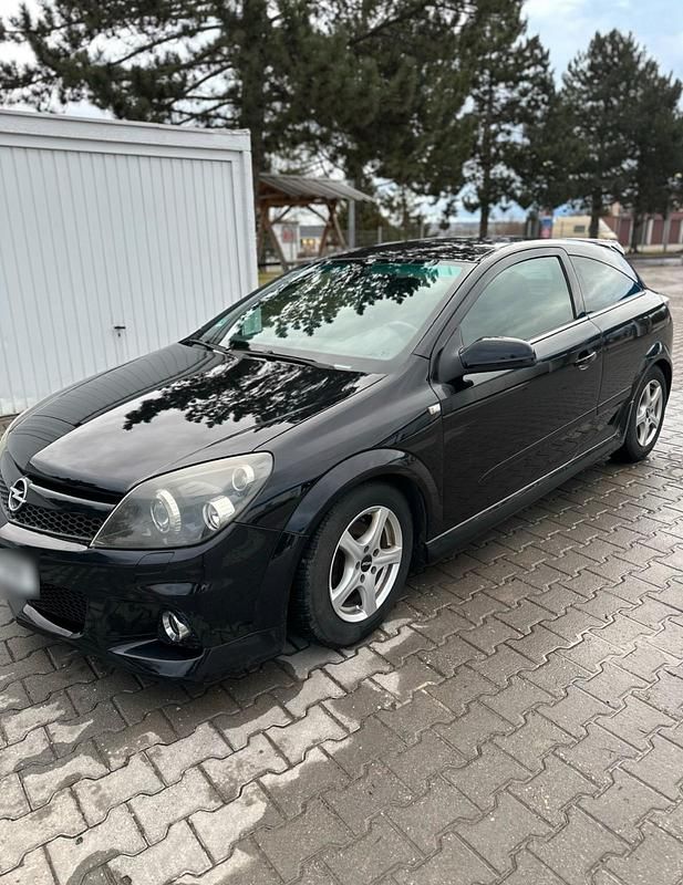 Gebraucht Opel Astra 116 PS (85 kW) 2009 Schwarz Coupé