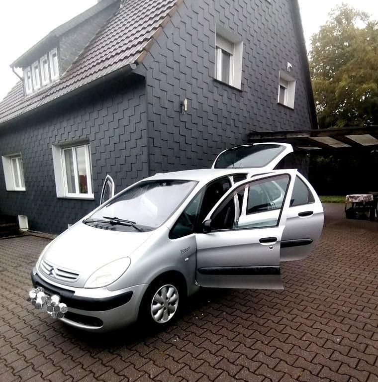 Silber Gebraucht 2006 Citroën Xsara Picasso Van / Kleinbus | 2.689 € (Fairer Preis) - Bild 1/4