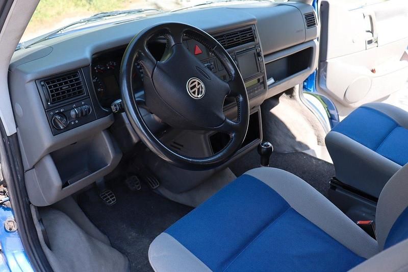 Usata VW Multivan 151 CV (111 kW) 2004 Blu Monovolume