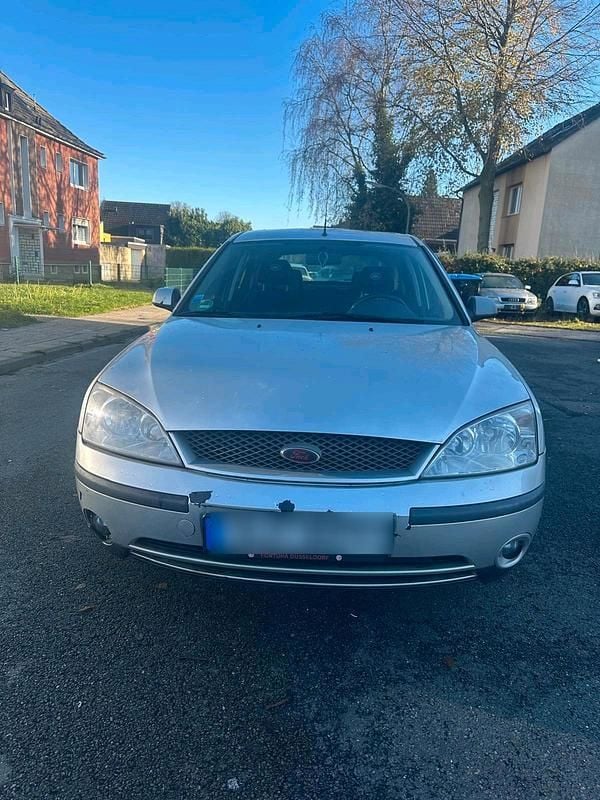 Silber Gebraucht 2001 Ford Mondeo Limousine | 1.899 € (Fairer Preis) - Bild 1/4
