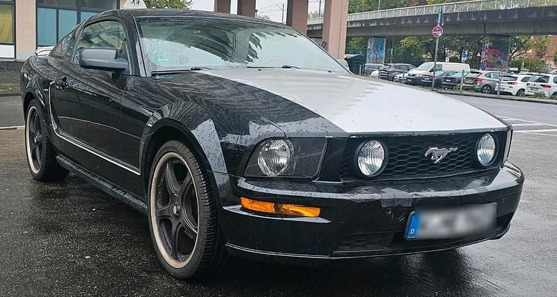 Schwarz Gebraucht 2005 Ford Mustang Coupé | 8.900 € - Bild 1/4