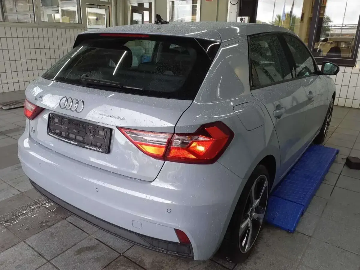 Gebraucht Audi A1 110 PS (80 kW) 2023 Pfeilgrau perleffekt SUV