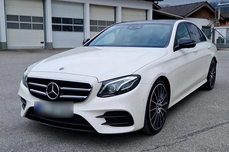 Weiß Gebraucht 2018 Mercedes E400 AMG Limousine | 35.900 € (Teuer) - Bild 1/4