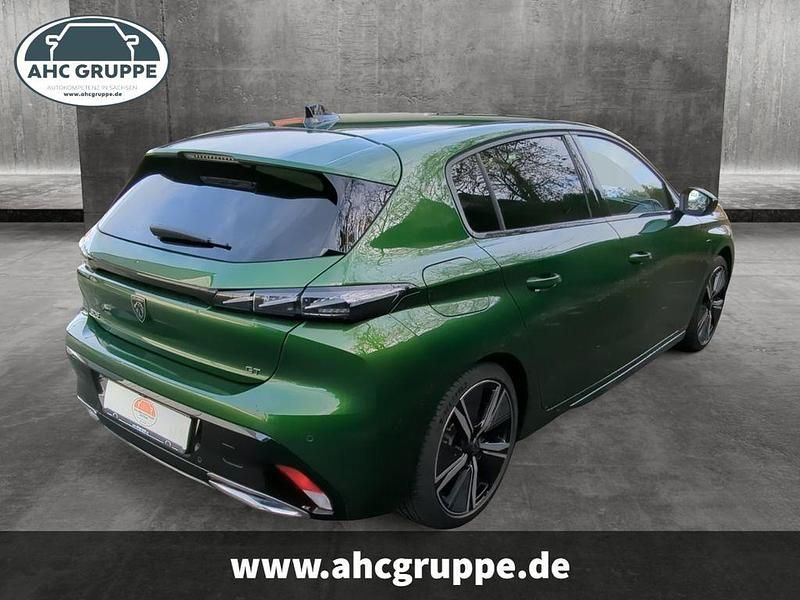 Gebraucht Peugeot 308 Comfort plus 131 PS (96 kW) 2023 Gruen Limousine