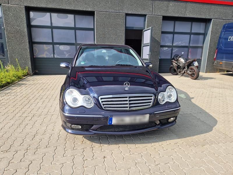 Blau Gebraucht 2006 Mercedes C200 Avantgarde Limousine | 3.300 € (Guter Preis) - Bild 1/4