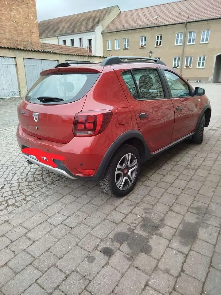 Gebraucht Dacia Sandero 95 PS (69 kW) 2019 Rot Limousine