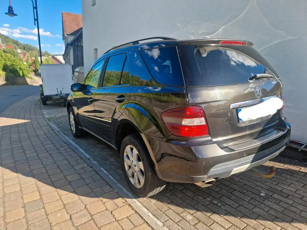 Gebraucht Mercedes ML320 224 PS (164 kW) 2007 Schwarz SUV