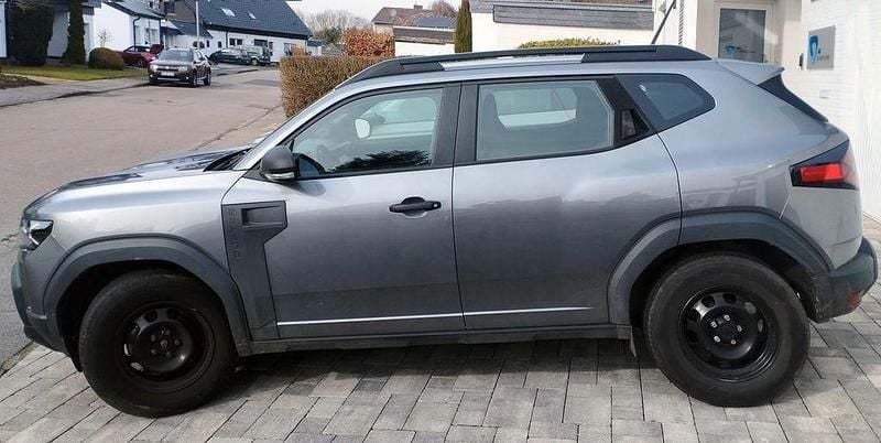 Gebraucht Dacia Duster Essentiel 101 PS (74 kW) 2025 Grau SUV