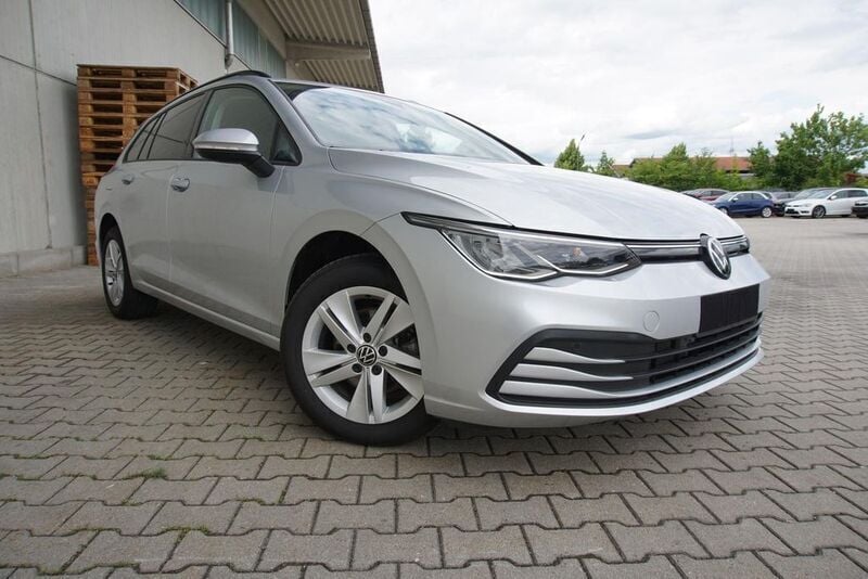 Reflexsilber metallic Gebraucht 2023 VW Golf VIII Kombi | 19.995 € (Superpreis) - Bild 1/4