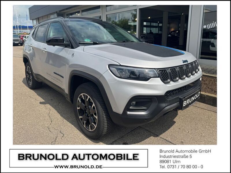 Silber Gebraucht 2022 Jeep Compass Trailhawk SUV | 33.900 € (Teuer) - Bild 1/4