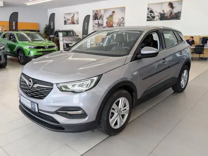 Kontrast grau Gebraucht 2021 Opel Grandland X Edition SUV | 19.850 € (Guter Preis) - Bild 1/4