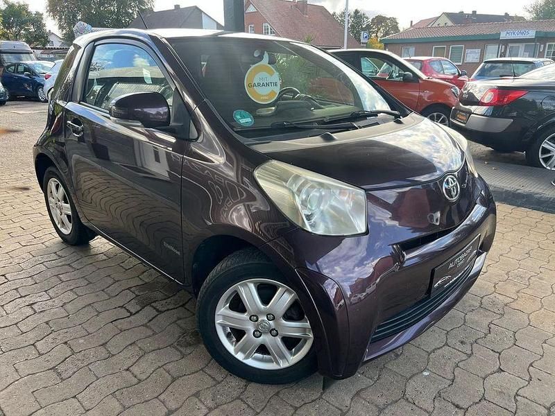 Gebraucht Toyota iQ Basis 68 PS (50 kW) 2009 Deep amethyst mica metallic Kleinwagen