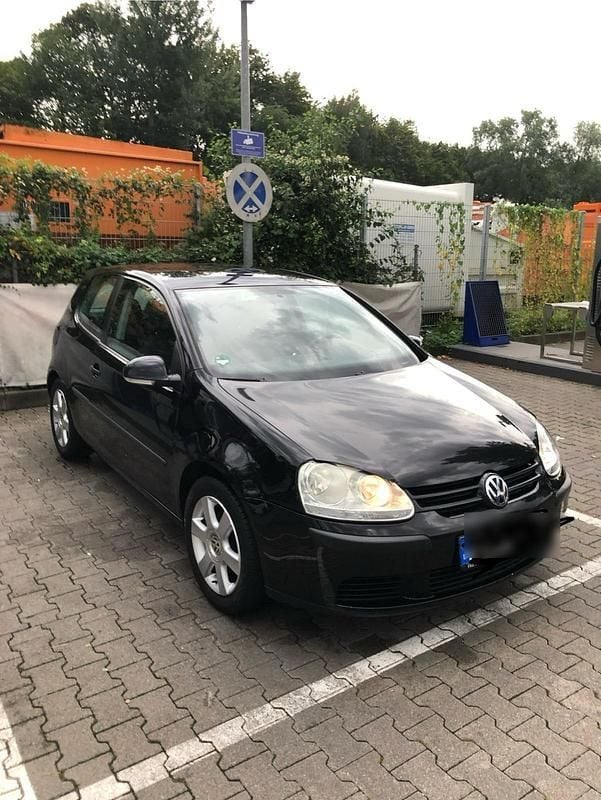 Schwarz Gebraucht 2004 VW Golf V Limousine | 2.000 € (Fairer Preis) - Bild 1/4