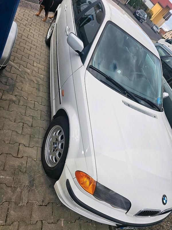 Gebraucht BMW 323 170 PS (125 kW) 1999 Weiß Limousine