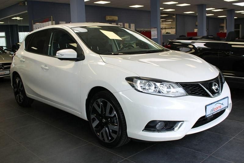 Weiß Gebraucht 2018 Nissan Pulsar Tekna Limousine | 10.780 € (Fairer Preis) - Bild 1/4