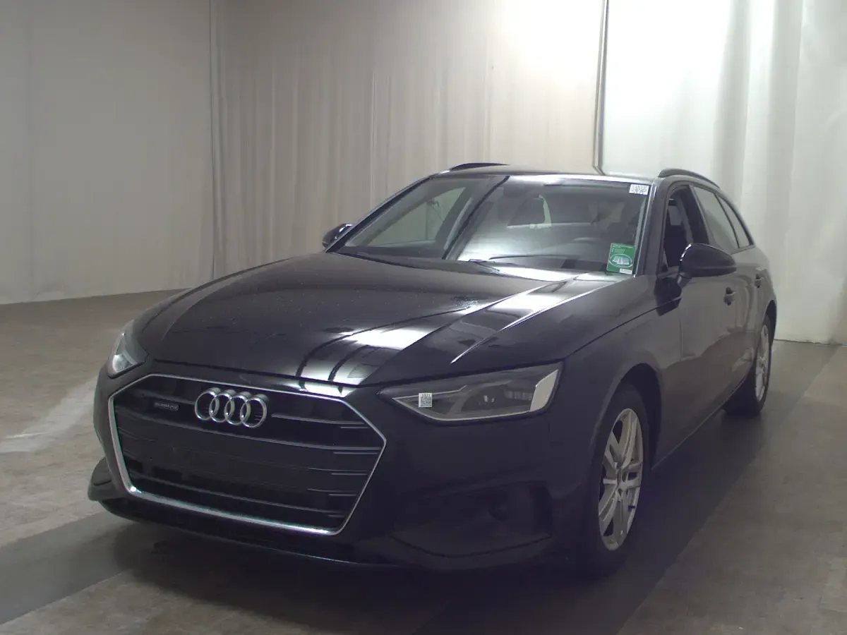 Gebraucht Audi A4 Sport 204 PS (150 kW) 2023 Schwarz Kombi