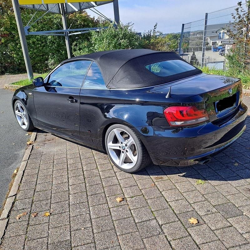 Gebraucht BMW 123 Cabriolet 204 PS (150 kW) 2010 Schwarz Cabrio