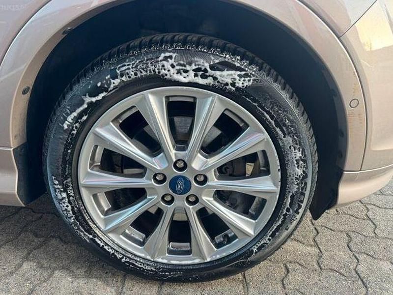 Gebraucht Ford Kuga Vignale 179 PS (131 kW) 2019 Beige SUV