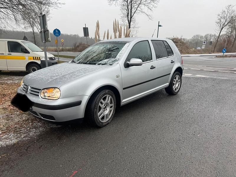 Gebraucht VW Golf IV 101 PS (74 kW) 2003 Kleinwagen