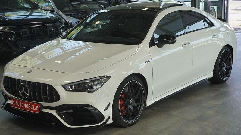 Polarweiss Gebraucht 2023 Mercedes CLA45 AMG AMG Limousine | 51.991 € (Superpreis) - Bild 1/4