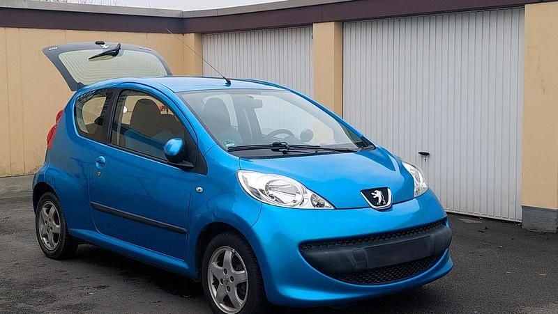 Blau Gebraucht 2008 Peugeot 107 Kleinwagen | 950 € (Guter Preis) - Bild 1/4