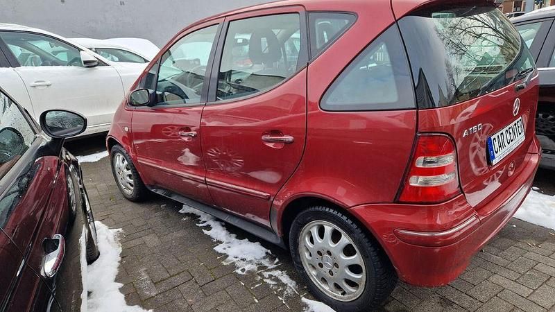 Gebraucht Mercedes A160 Elegance 102 PS (75 kW) 2001 Rot Van / Kleinbus