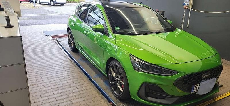 Używany Ford Focus S 280 KM (205 kW) 2025 Zielony Sedan/Limuzyna