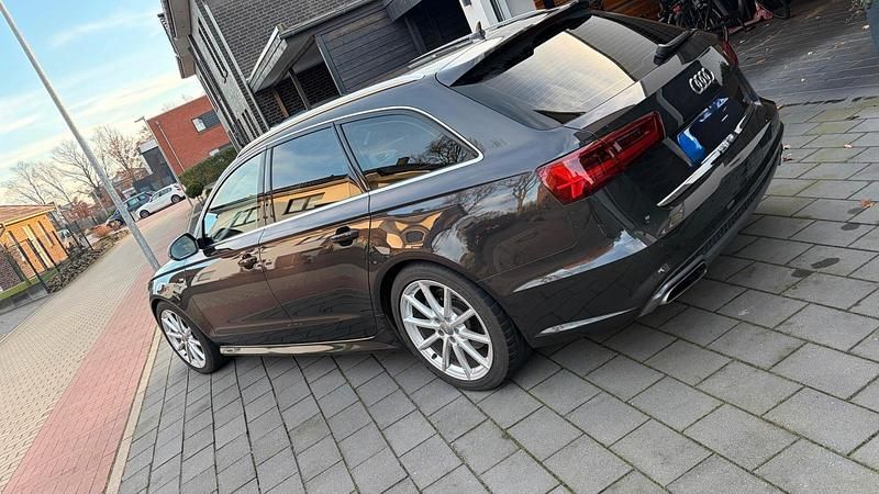 Gebraucht Audi A6 S-Line 216 PS (158 kW) 2016 Grün Kombi