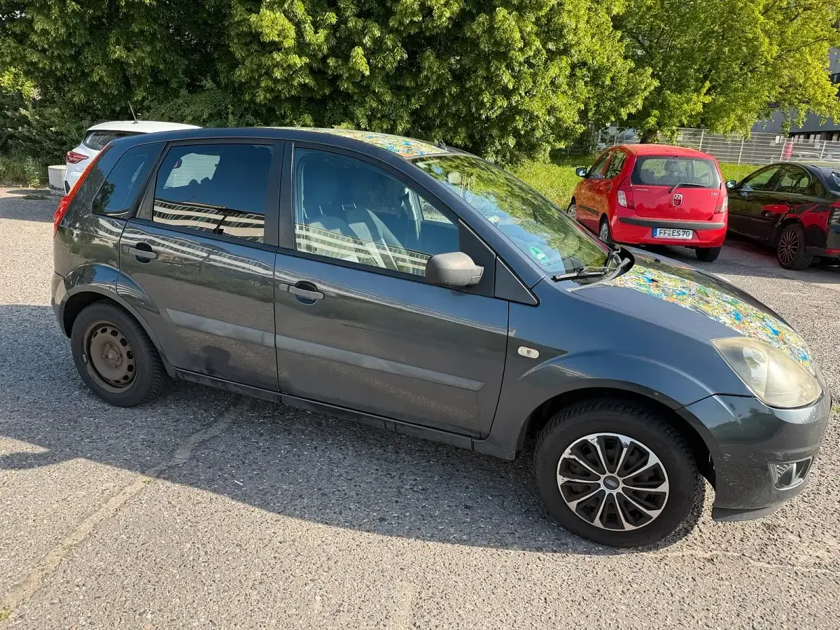Gebraucht Ford Fiesta 80 PS (58 kW) 2007 Grau Kleinwagen