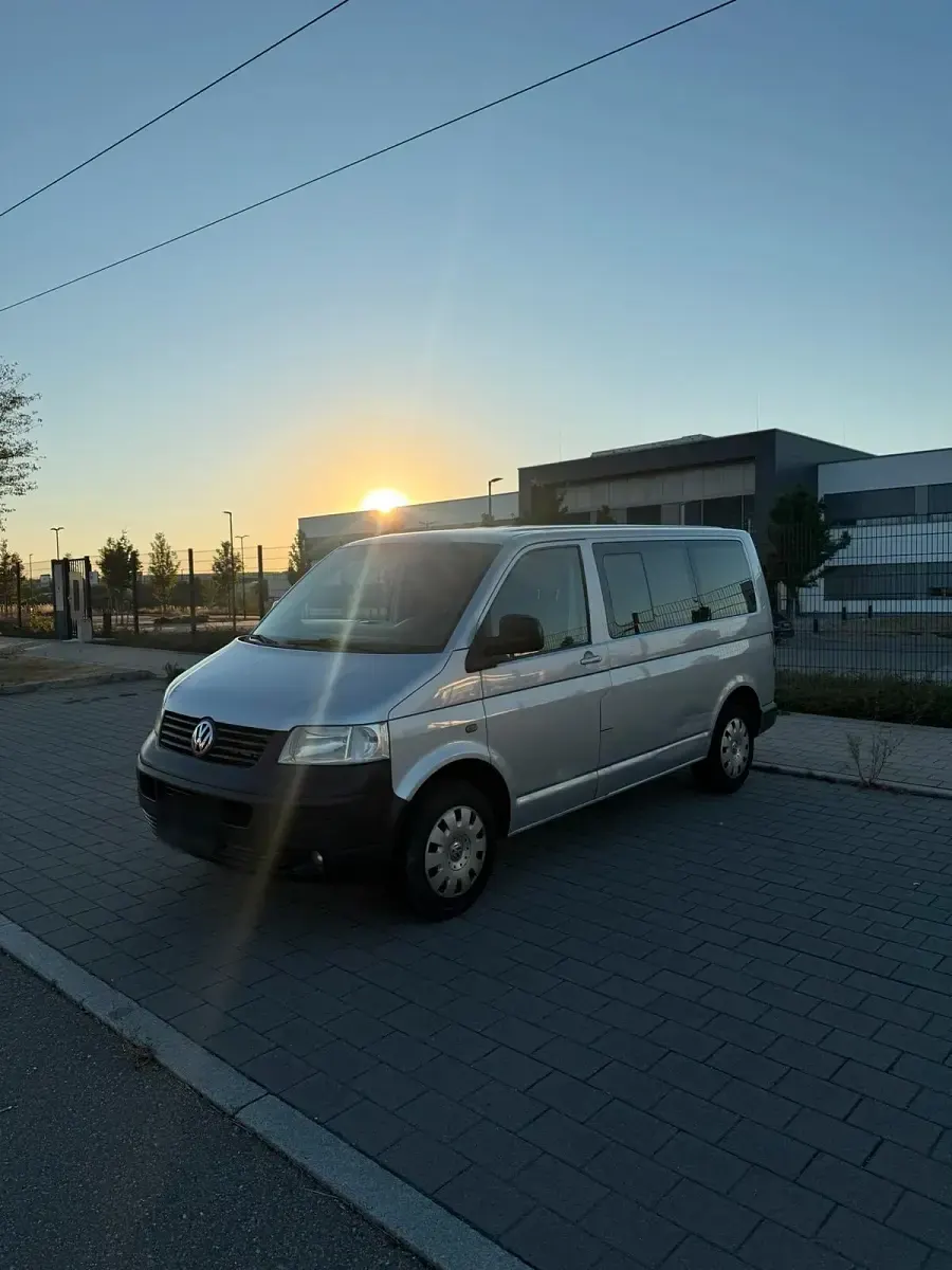 Gebraucht VW Caravelle 131 PS (96 kW) 2009 Silber Van