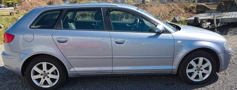 Gebraucht Audi A3 Attraction 102 PS (75 kW) 2007 Akoyasilber Kleinwagen