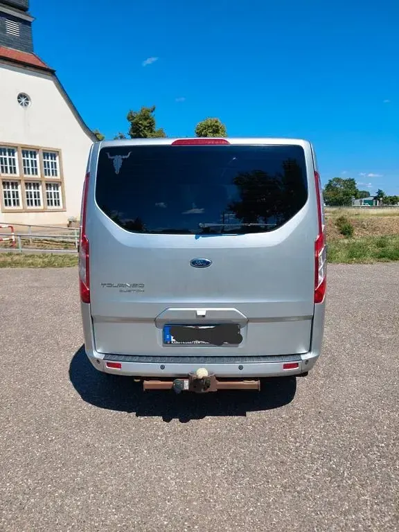 Gebraucht Ford Tourneo Titanium 155 PS (114 kW) 2014 Silber Van / Kleinbus