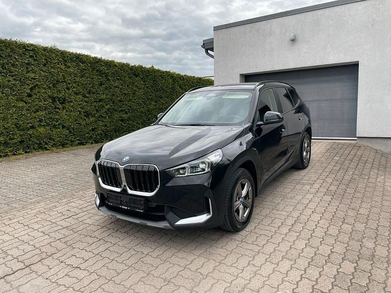 Schwarz Gebraucht 2023 BMW X1 Sport Line SUV | 38.300 € (Fairer Preis) - Bild 1/4