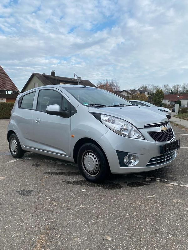 Grau Gebraucht 2011 Chevrolet Spark LS Kleinwagen | 2.600 € (Fairer Preis) - Bild 1/4
