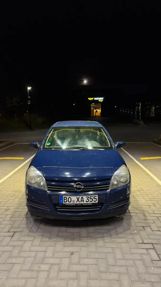 Second-hand Opel Astra 90 CP (66 kW) 2005 Albastru Hatchback