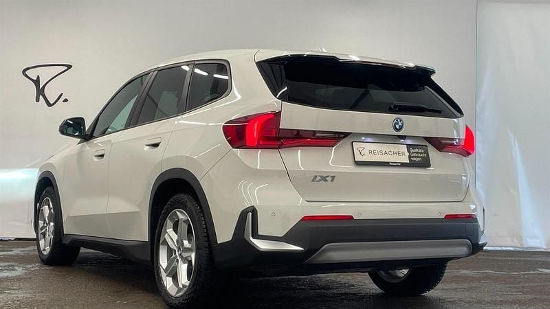 Gebraucht BMW iX1 Performance 230 kW (313 PS) 2023 Alpinweiß uni SUV