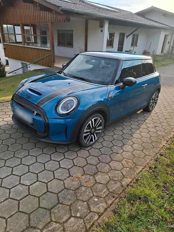 Gebraucht Mini Cooper SE 135 kW (184 PS) 2023 Blau Kleinwagen