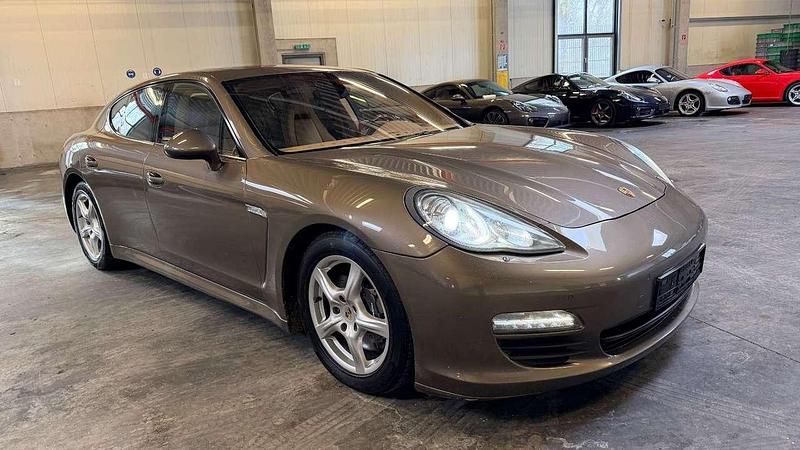 Gebraucht Porsche Panamera 299 PS (219 kW) 2011 Braun Kleinwagen