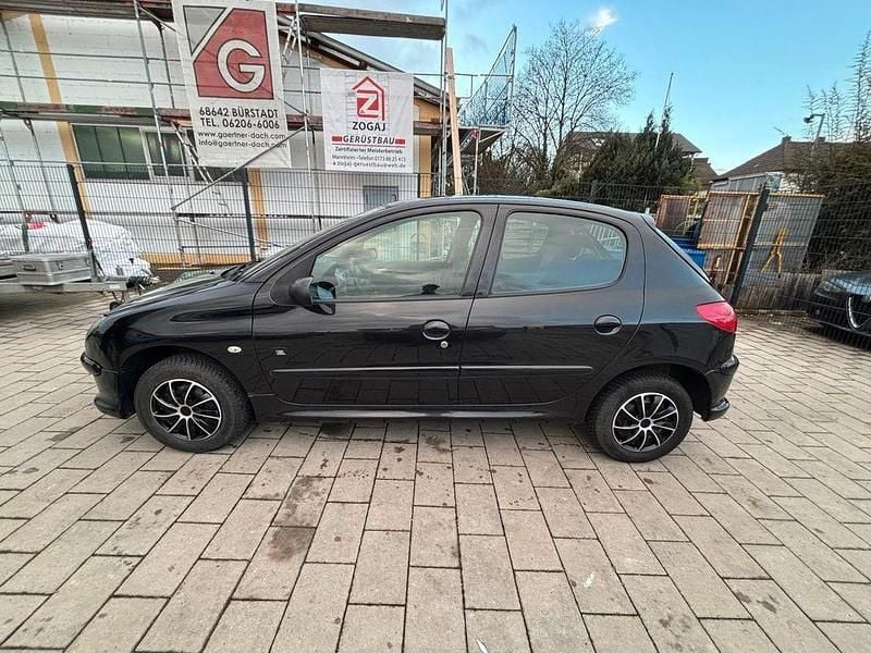 Gebraucht Peugeot 206 75 PS (55 kW) 2007 Schwarz Limousine