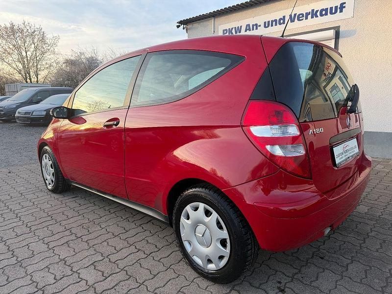 Gebraucht Mercedes A180 109 PS (80 kW) 2007 Rot Kleinwagen