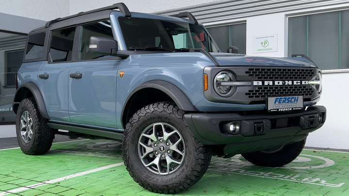Grau Gebraucht 2024 Ford Bronco SUV | 59.950 € (Fairer Preis) - Bild 1/4