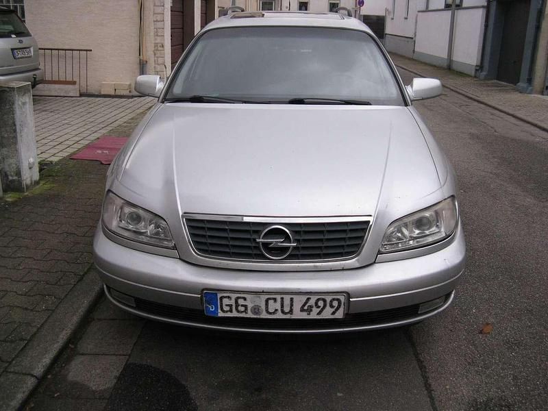 Gebraucht Opel Omega Design Edition 179 PS (131 kW) 2001 Silber Kombi