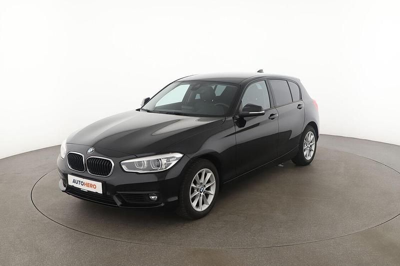 Schwarz Gebraucht 2019 BMW 120 Advantage Kleinwagen | 17.650 € - Bild 1/3