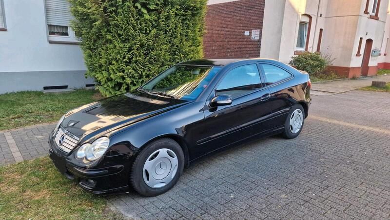 Schwarz Gebraucht 2006 Mercedes C200 Coupé | 3.300 € (Fairer Preis) - Bild 1/4