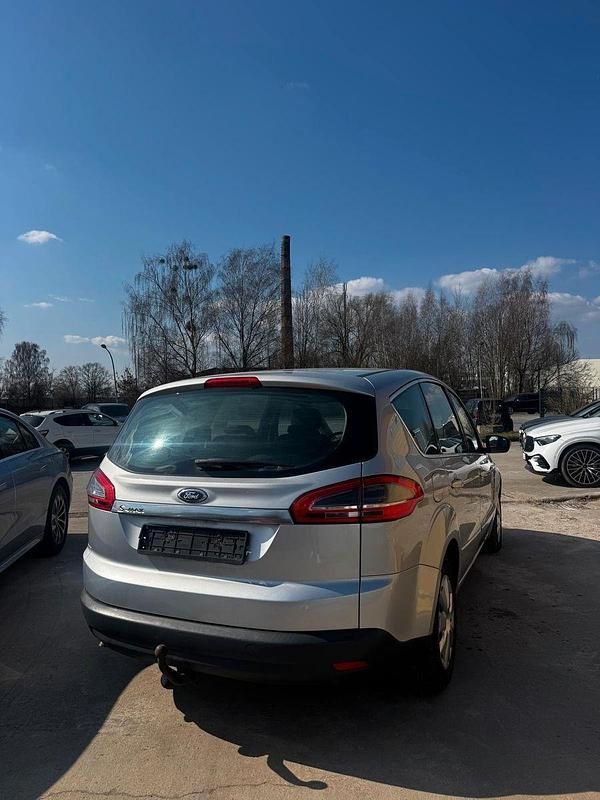 Gebraucht Ford S-MAX Titanium 163 PS (119 kW) 2013 Silber Van / Kleinbus
