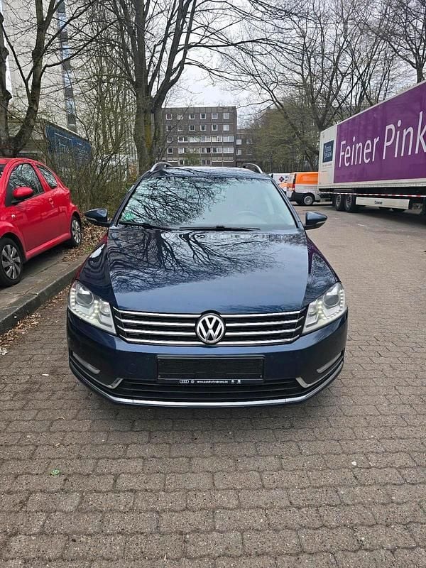 Gebraucht VW Passat 140 PS (102 kW) 2013 Blau Kombi