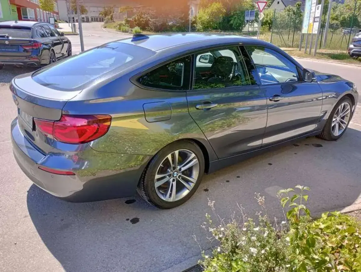 Gebraucht BMW 330 M Sport 258 PS (189 kW) 2019 Mineralgrau metallic Limousine