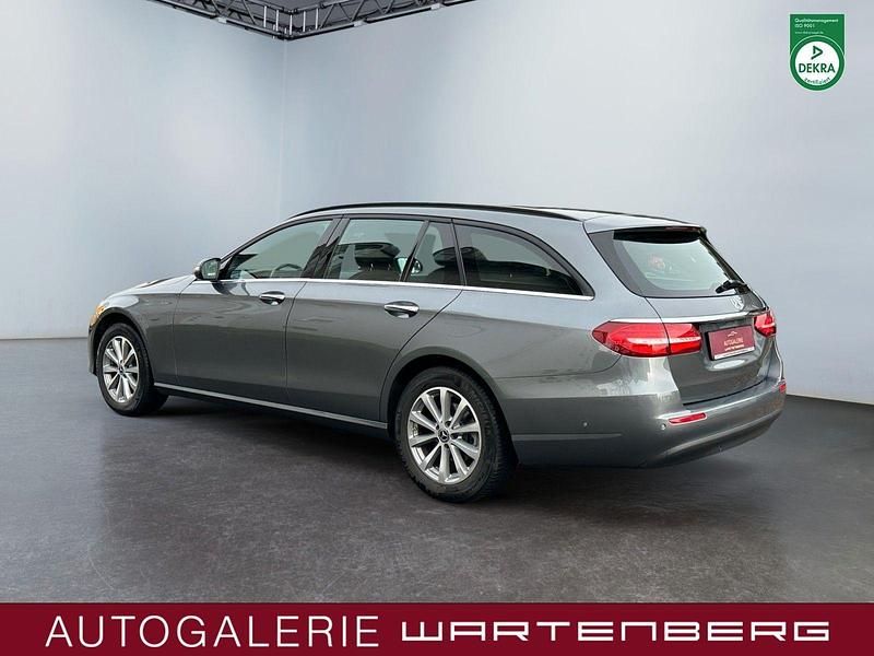 Gebraucht Mercedes E220 194 PS (142 kW) 2018 Grau Kombi