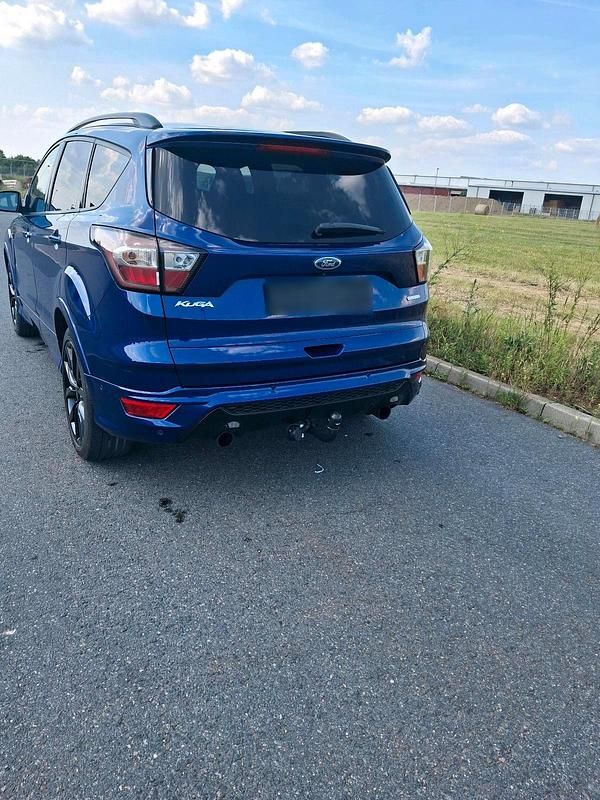 Gebraucht Ford Kuga ST 150 PS (110 kW) 2017 Blau SUV